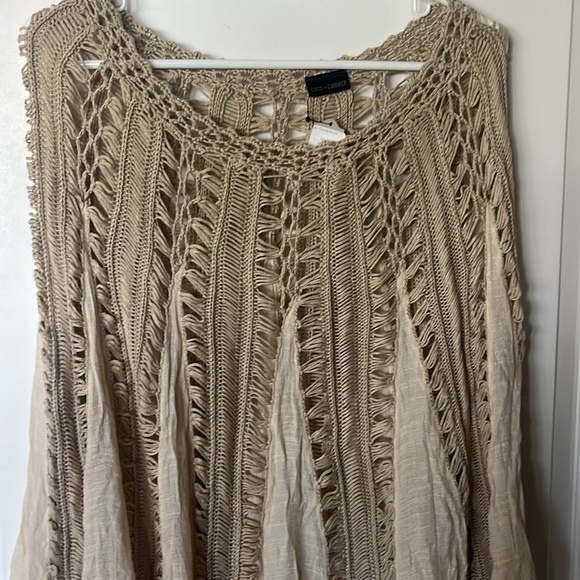 NWT. Coco & Carmen tan and cream, crochet bohemian poncho with tassels. - Picture 2 of 7